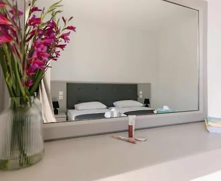 شقة Hector's Kalamákion